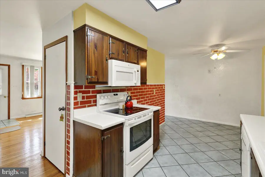 702 Frederick St, Reading, PA 19607 - #3