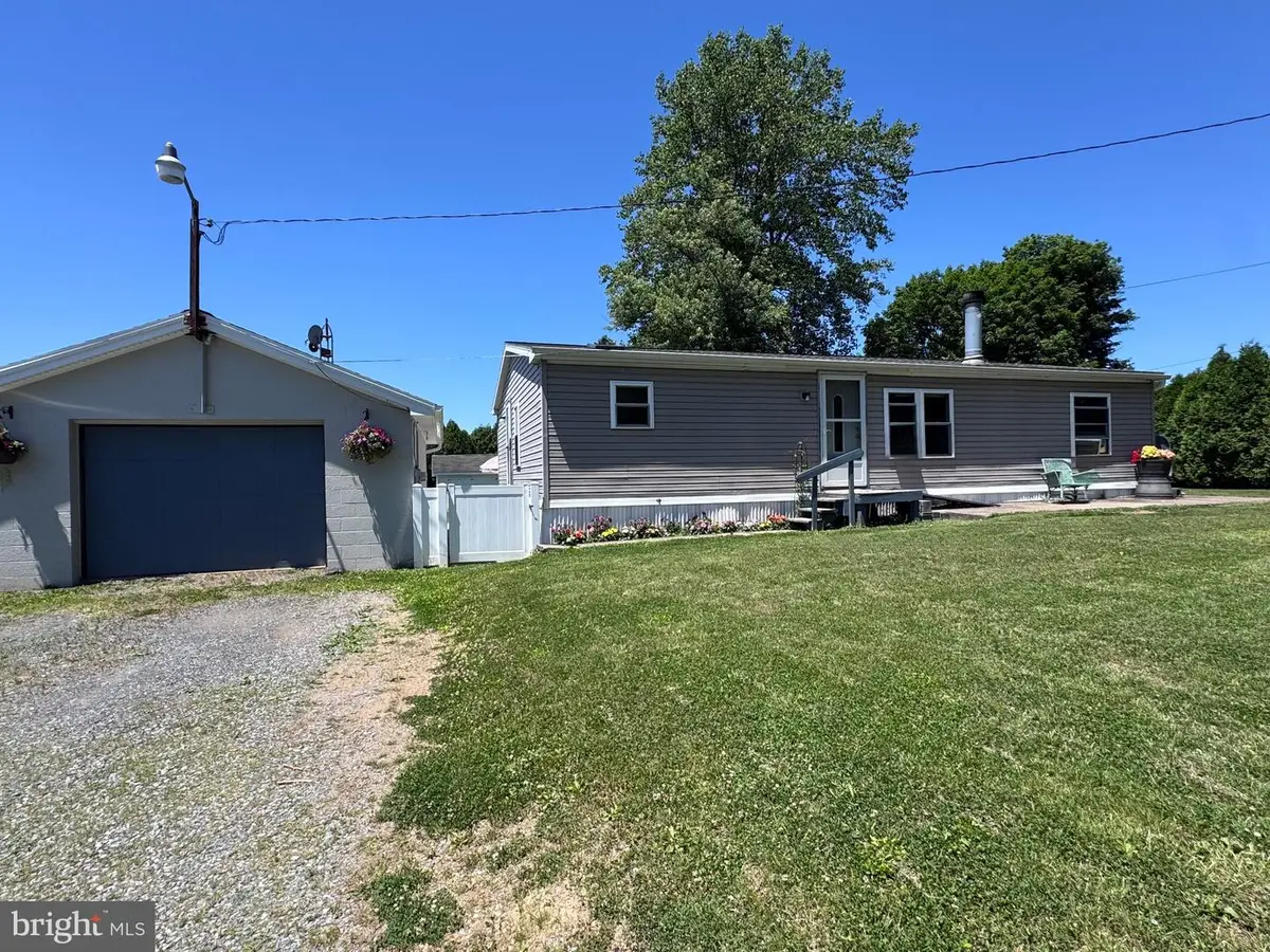 470 Ontelaunee Dr, Shoemakersville, PA 19555 - #1