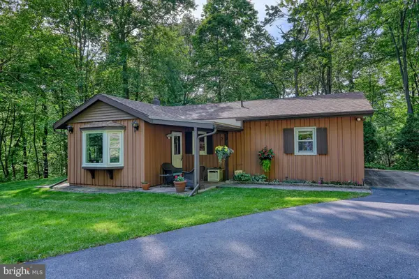 2216 S Galen Hall Rd, REINHOLDS, PA 17569