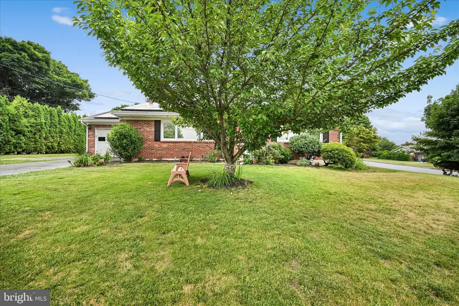 593 Mull Ave, Leesport, PA 19533 - #3
