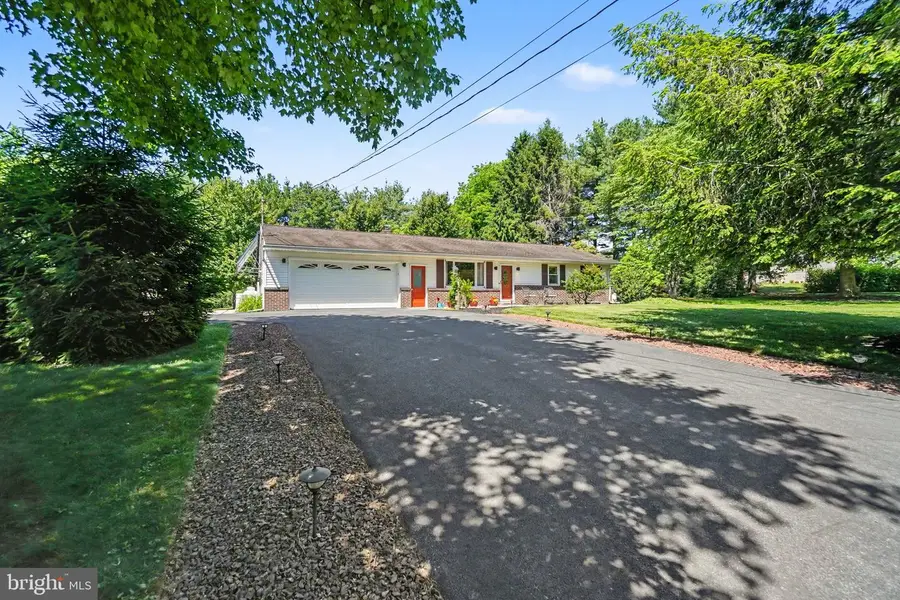 24 Mountain View Rd, Bethel, PA 19507 - #3