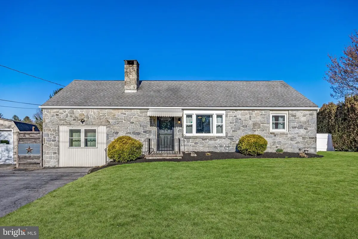 400 Amity Park Rd, Douglassville, PA 19518 - #1