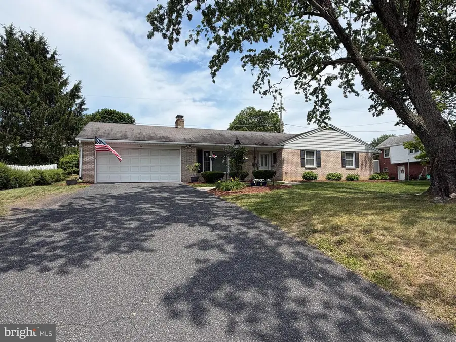 388 Chestnut St, Hamburg, PA 19526 - #3