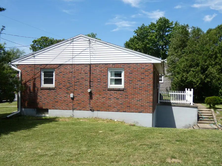 3 Ruth Ave, Wernersville, PA 19565 - #2