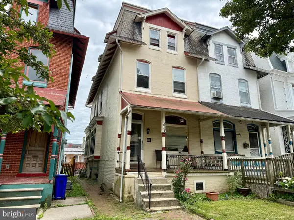 326 Windsor St, READING, PA 19601