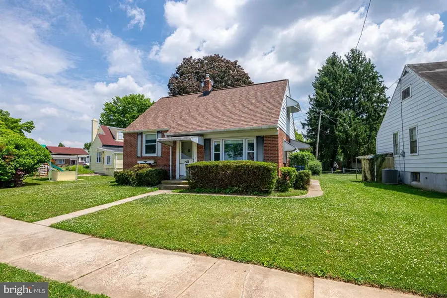 327 Newport Ave, Reading, PA 19611 - #3