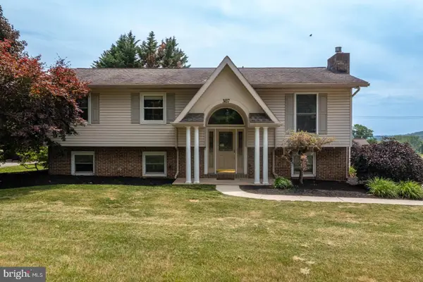 307 Skyline Dr, READING, PA 19606