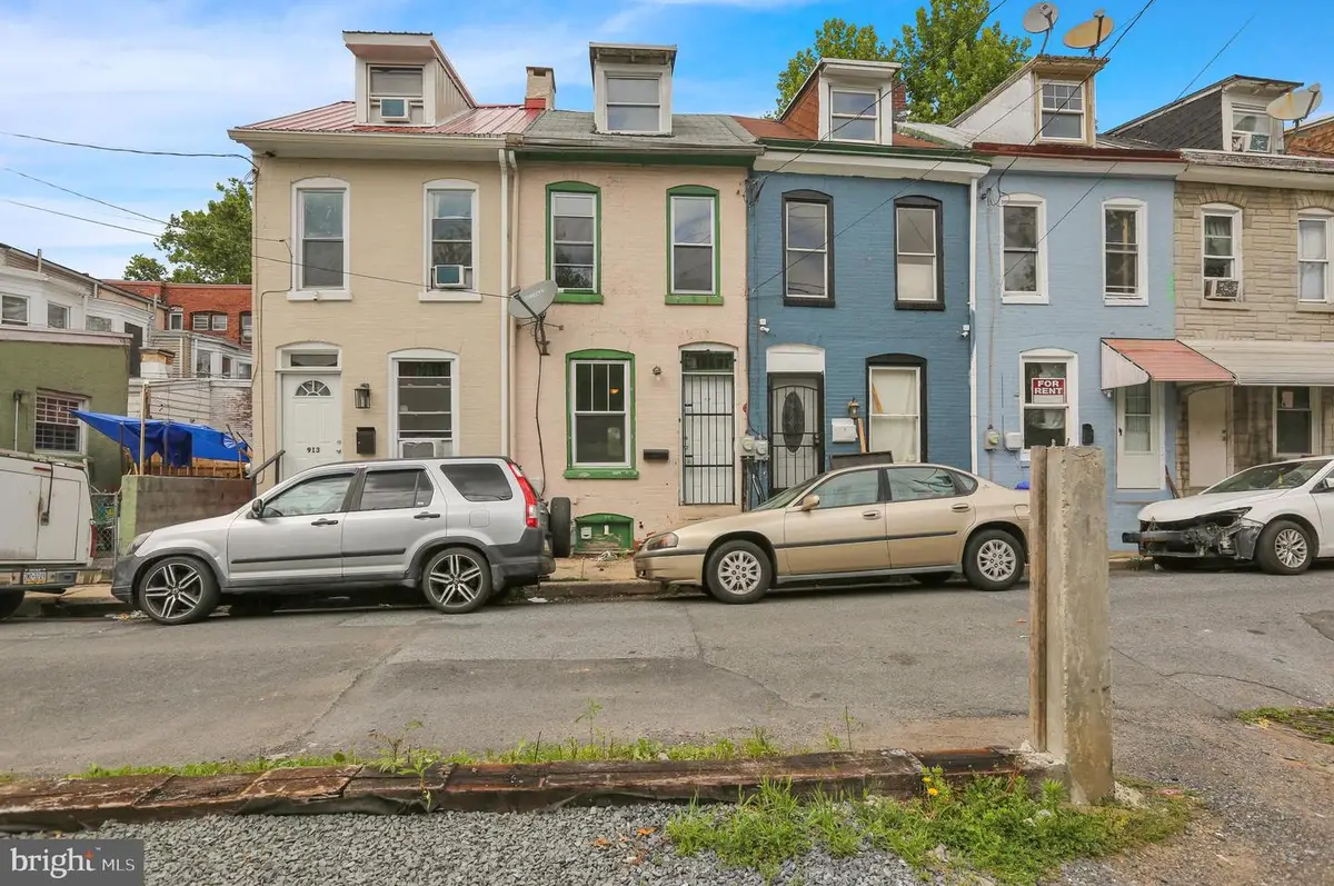 915 Culvert St, Reading, PA 19602 - #1
