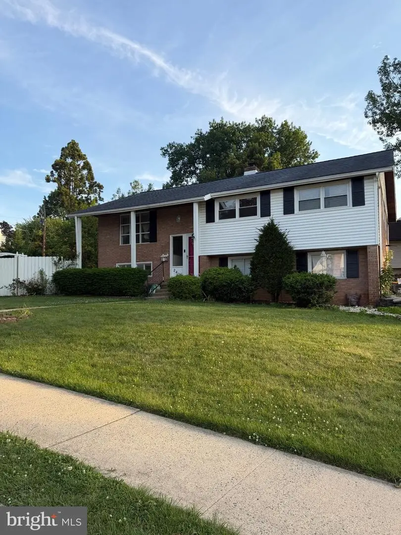 2400 Lindale Dr, Reading, PA 19609 - #1