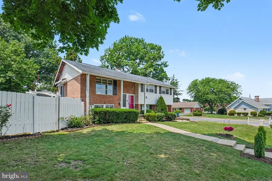 2400 Lindale Dr, Reading, PA 19609 - #3