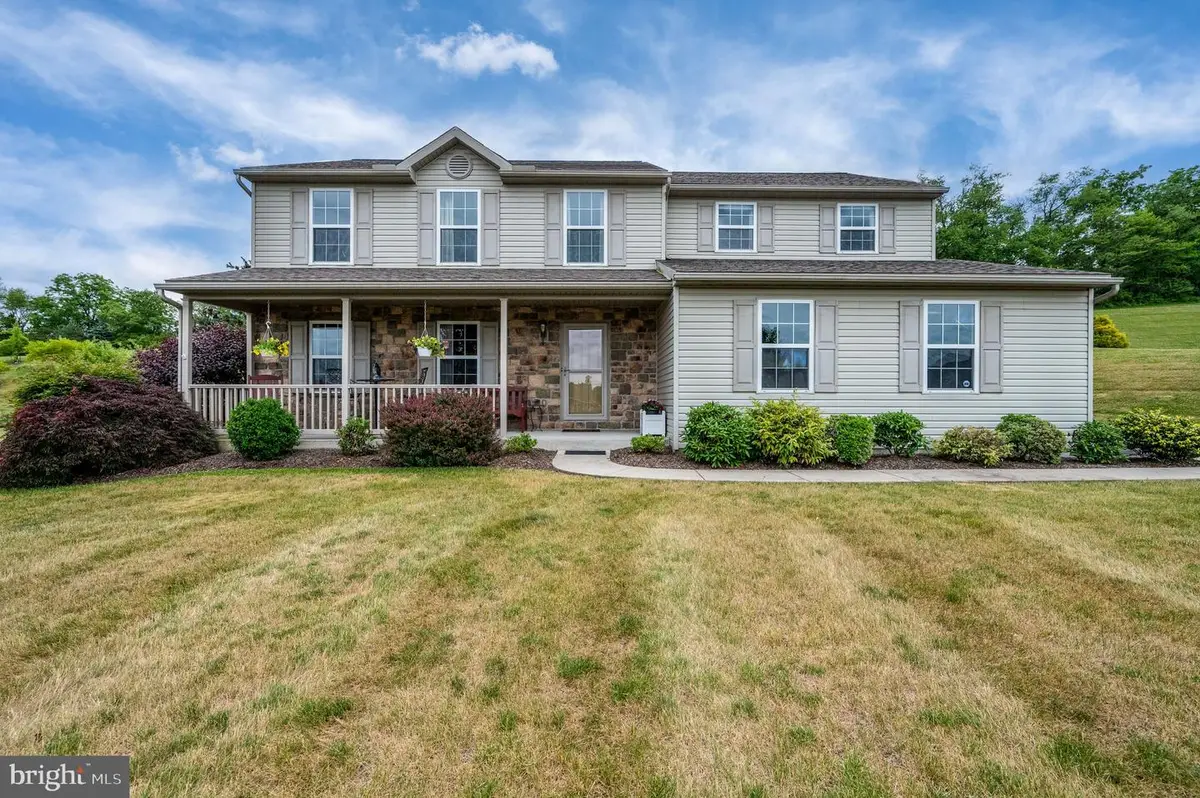 389 Eagleview Dr, Mohrsville, PA 19541 - #1