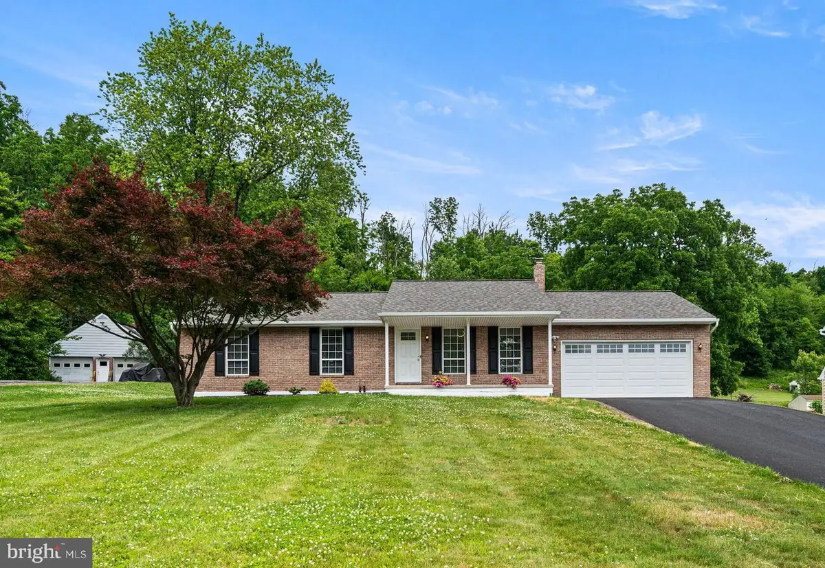451 Township Line Rd, Bechtelsville, PA 19505 - #1