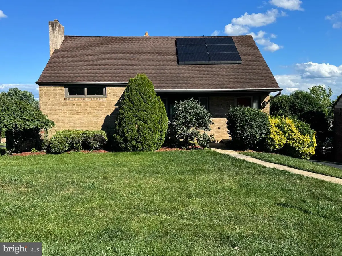 205 W 38th St, Reading, PA 19606 - #1