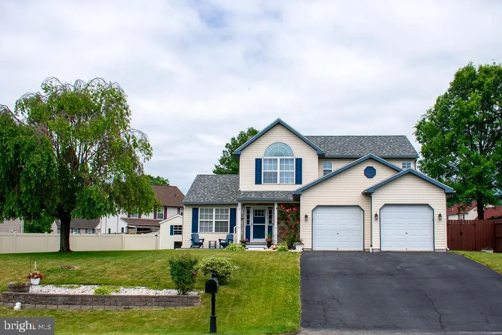 141 Pond View Dr, Hamburg, PA 19526 - #1