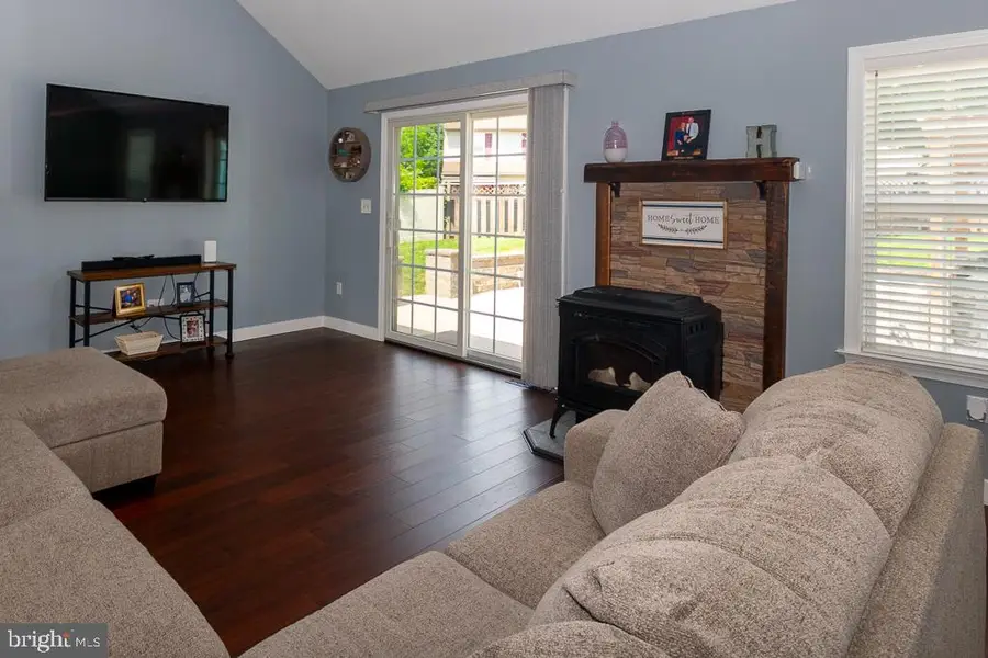 141 Pond View Dr, Hamburg, PA 19526 - #3