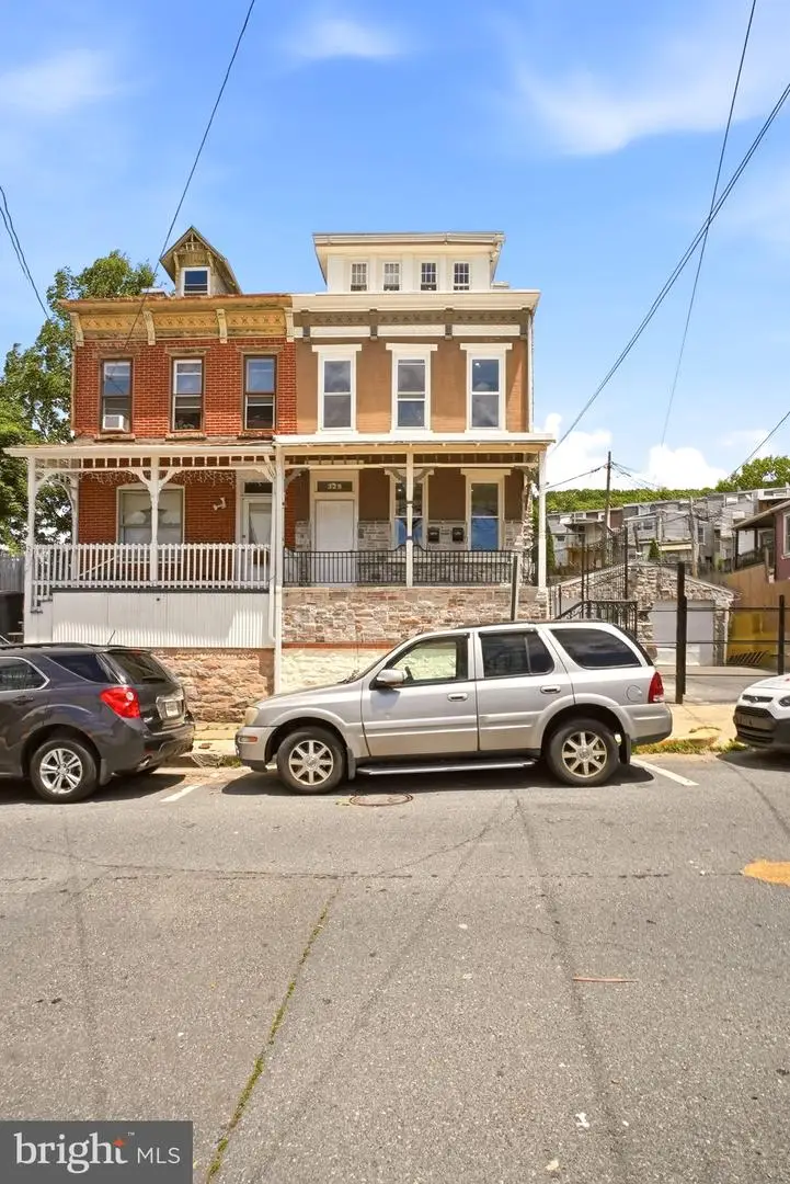 329 Lombard St, Reading, PA 19604 - #1