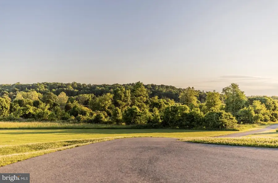 410 Walnuttown Rd, Fleetwood, PA 19522 - #2