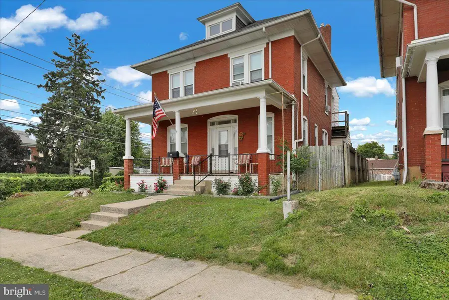 433 Eisenbrown St, Reading, PA 19605 - #3