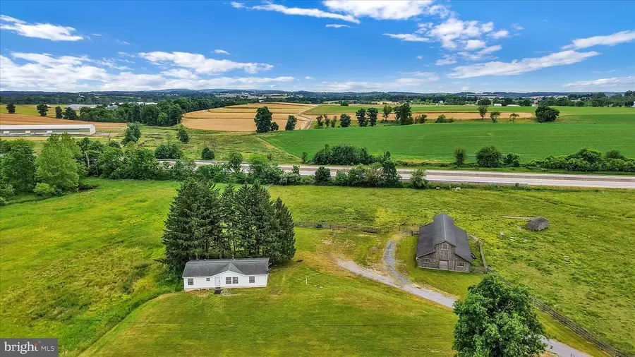 350 Myer Dr, Fredericksburg, PA 17026 - #2