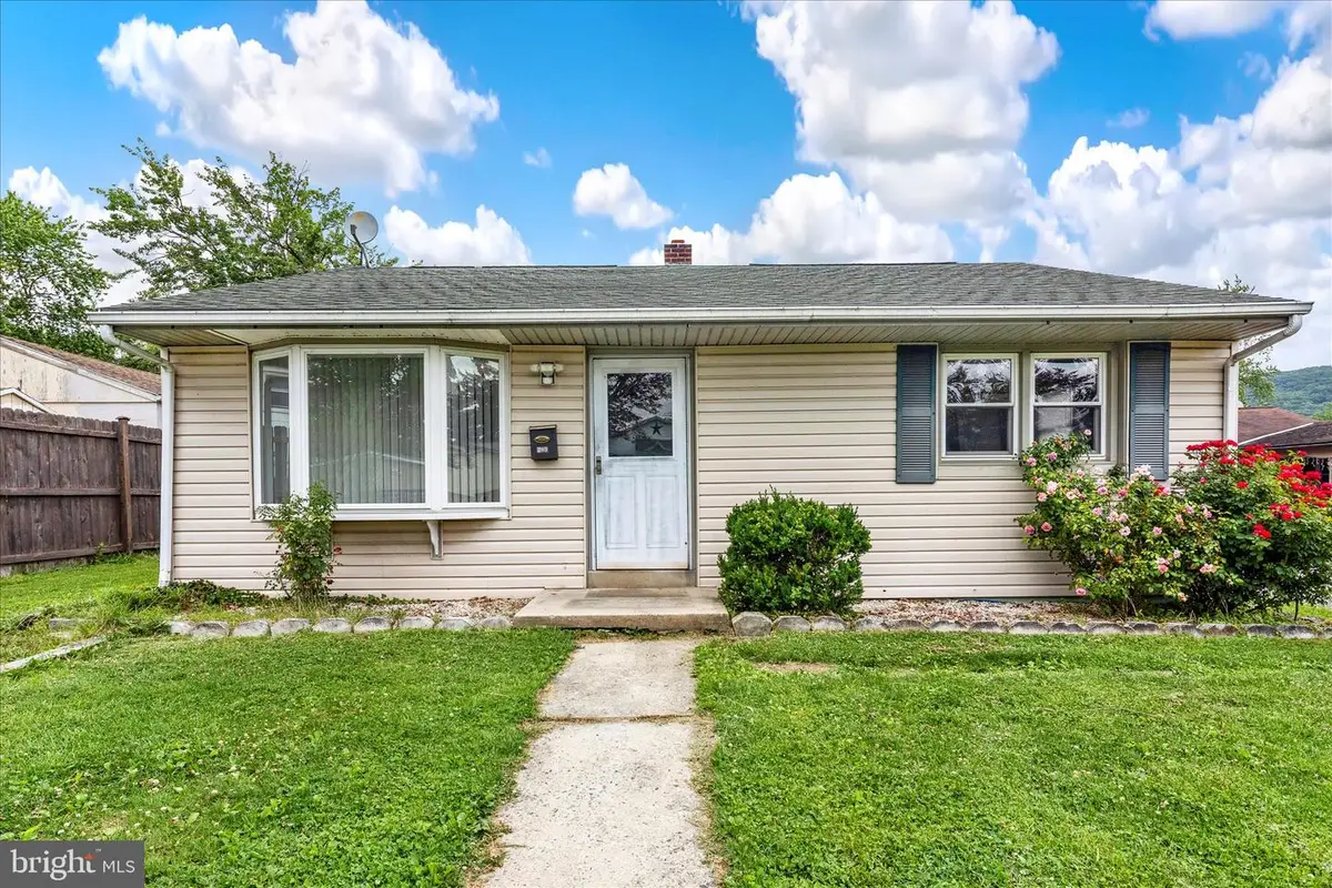 209 Montgomery Ave, Reading, PA 19606 - #1