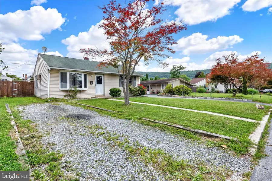 209 Montgomery Ave, Reading, PA 19606 - #2
