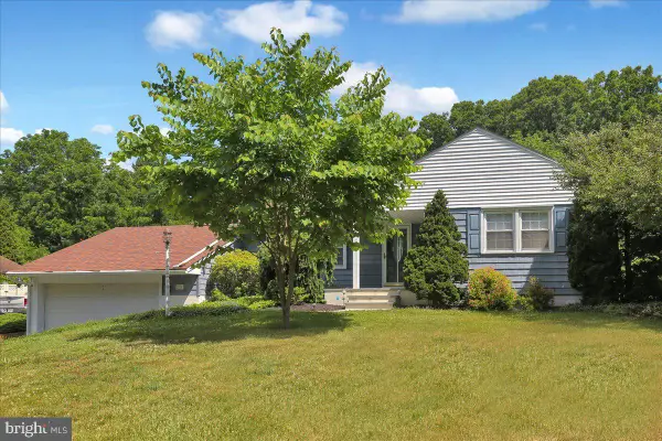 2520 Hopewell Rd, ELVERSON, PA 19520
