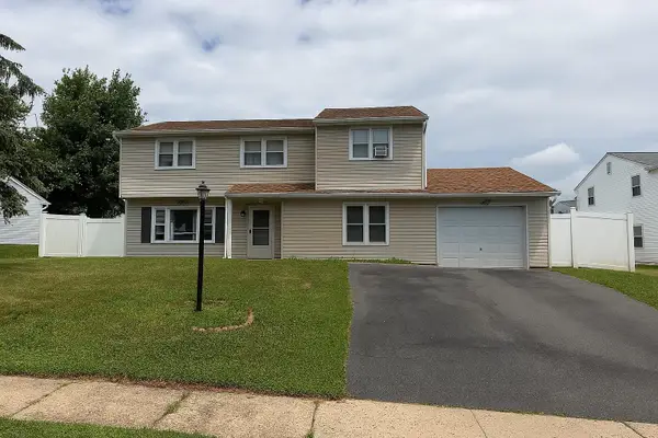 5005 Elderberry Dr, READING, PA 19606
