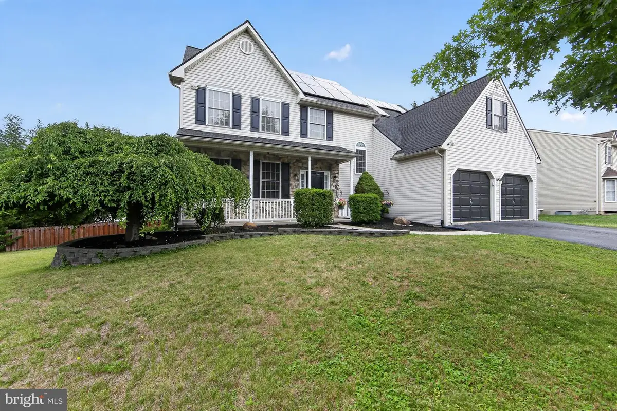 401 W Morlatton Rd, Douglassville, PA 19518 - #1