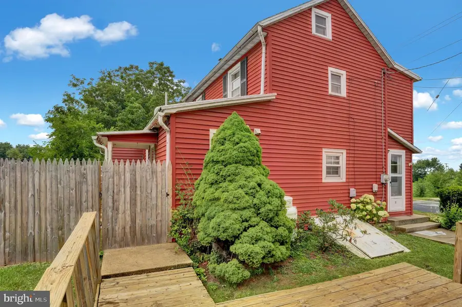 11 W Hunter St, Lyon Station, PA 19536 - #3