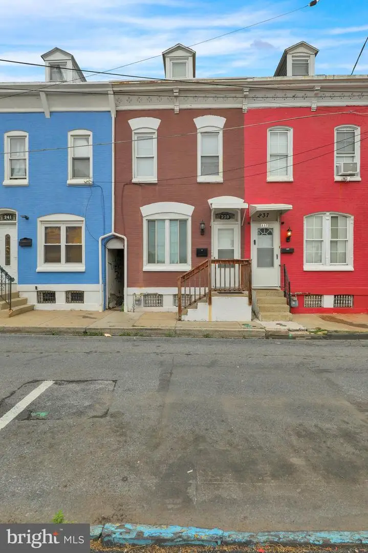 239 Mulberry St, Reading, PA 19604 - #3