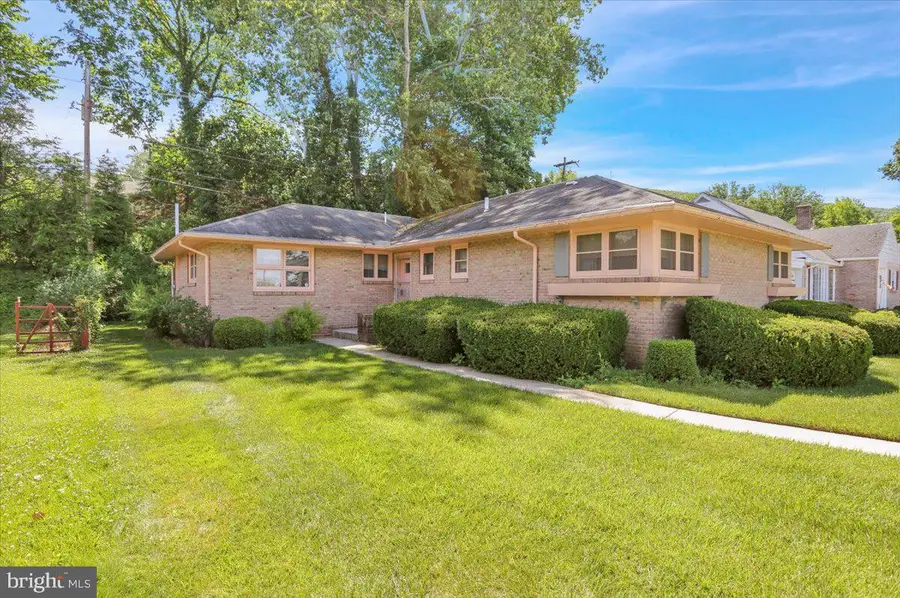 1815 N 16th St, Reading, PA 19604 - #2