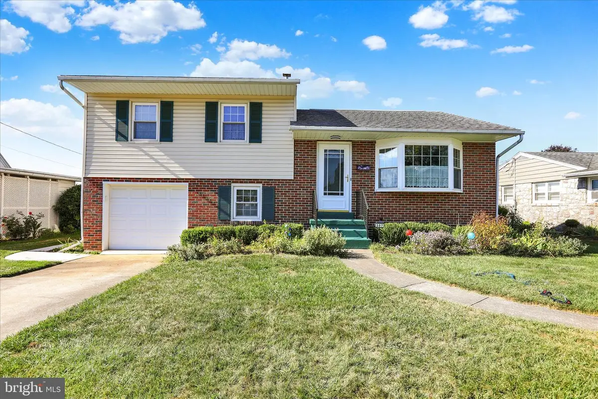 307 W Somerset St, Fleetwood, PA 19522 - #1