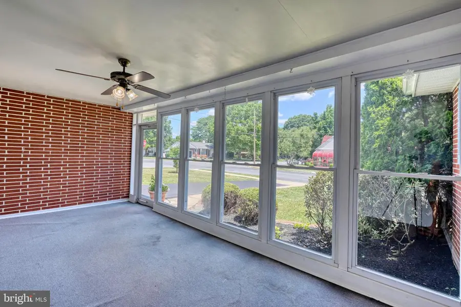 10 E Lincoln Ave, Robesonia, PA 19551 - #2