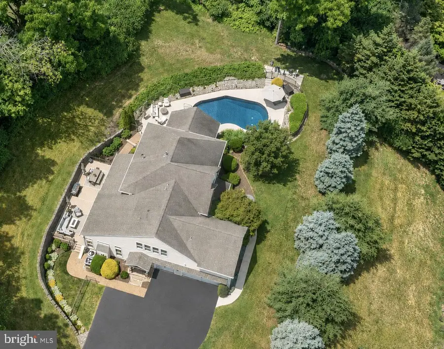 16 Winding Brook, Reading, PA 19608 - #2
