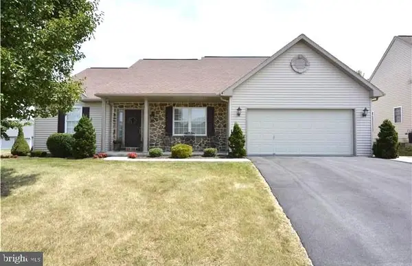 111 Day Lily Dr, SINKING SPRING, PA 19608
