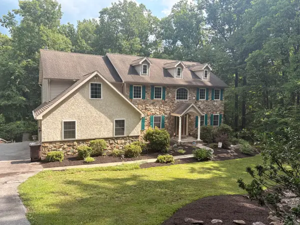 52 Hess Rd, BOYERTOWN, PA 19512