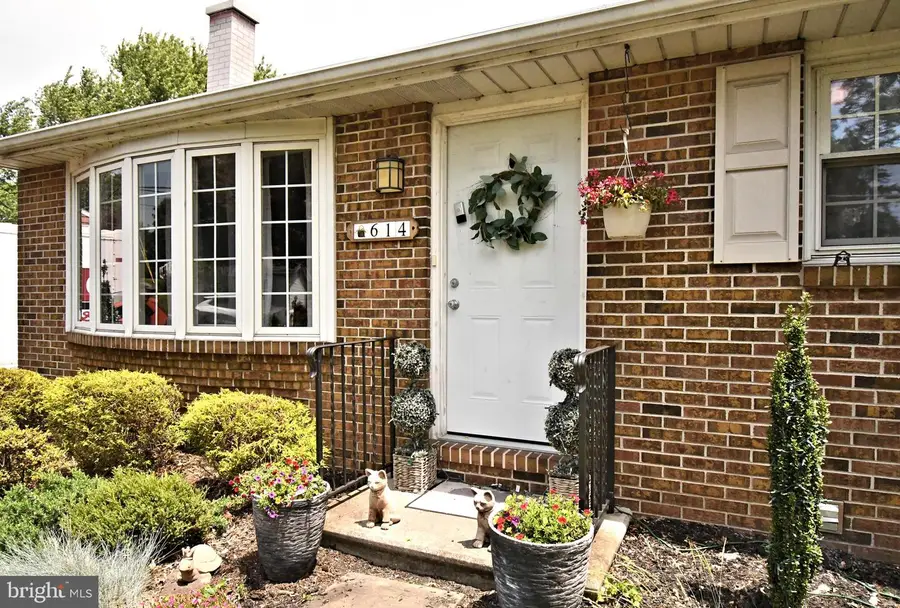 614 Englesville Rd, Boyertown, PA 19512 - #3