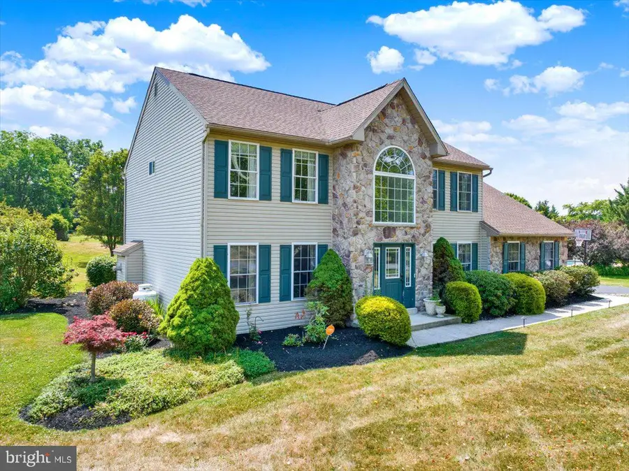 116 Indian Run Dr, Douglassville, PA 19518 - #2