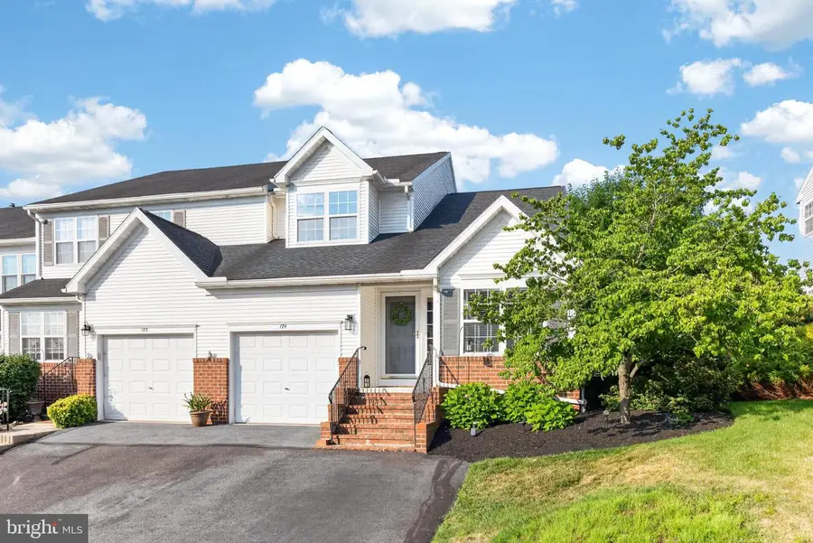 174 Waterford Ln, Reading, PA 19606 - #3