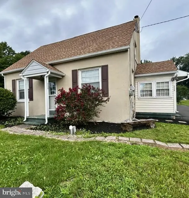 3330 Pricetown Rd, Fleetwood, PA 19522 - #1