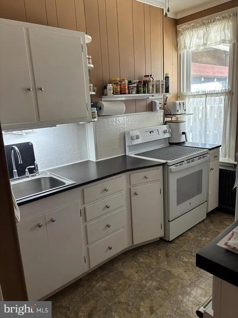 503 E Locust St, Fleetwood, PA 19522 - #3