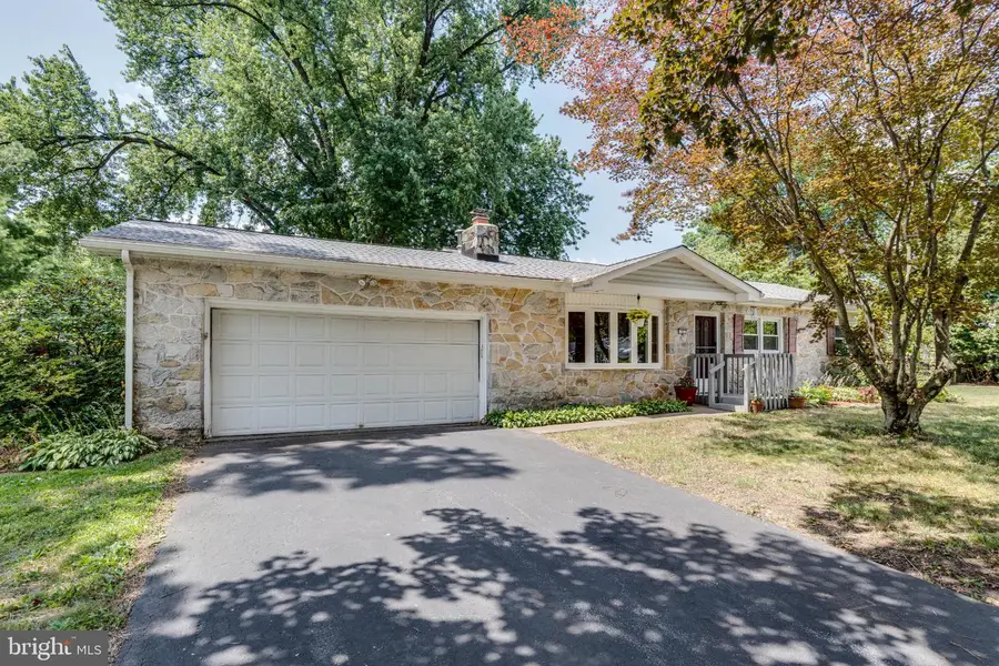 12 Heather Ln, Douglassville, PA 19518 - #2