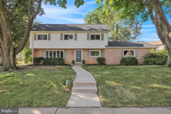 2203 Burkey Dr, WYOMISSING, PA 19610