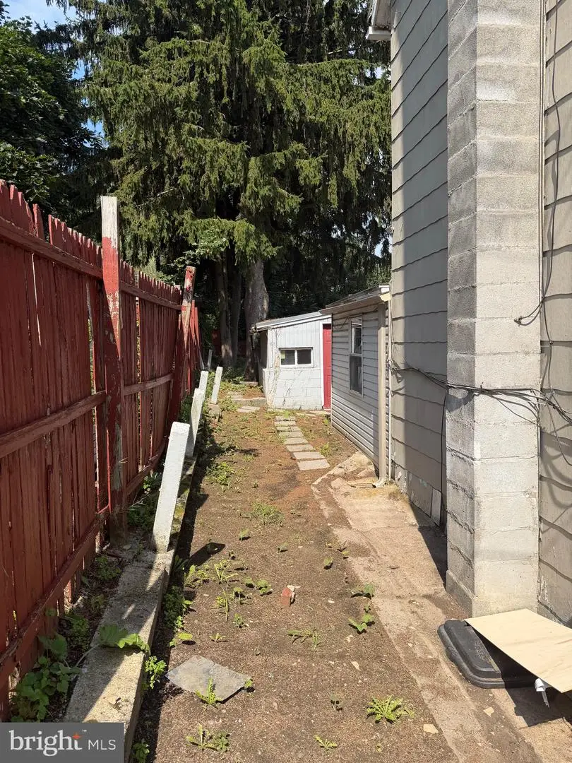 626 S 17 1/2 St, Reading, PA 19606 - #3