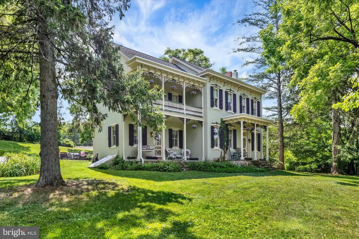 513 Huntzinger Rd, Wernersville, PA 19565 - #1