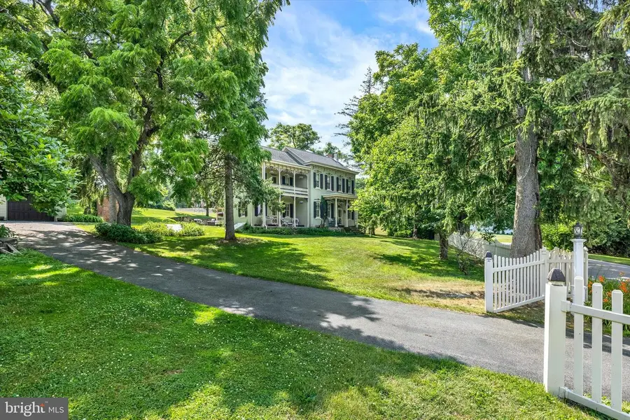 513 Huntzinger Rd, Wernersville, PA 19565 - #2