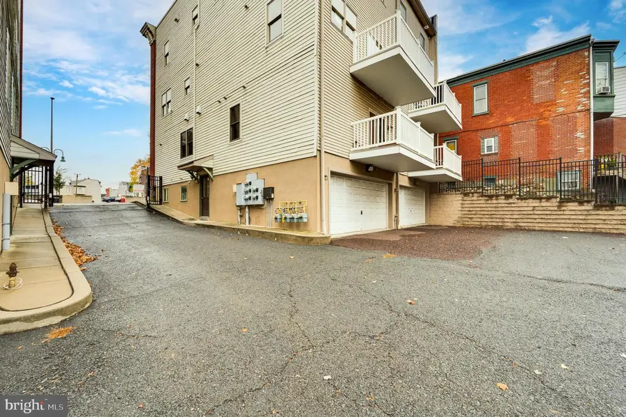 1016-b Penn St, Reading, PA 19602 - #2