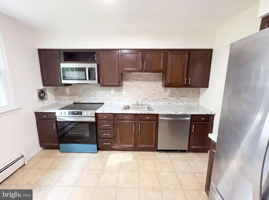 745 Pomander Ave, Reading, PA 19606 - #2
