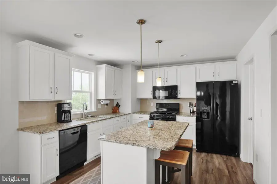 425 Smokering Dr, Robesonia, PA 19551 - #2