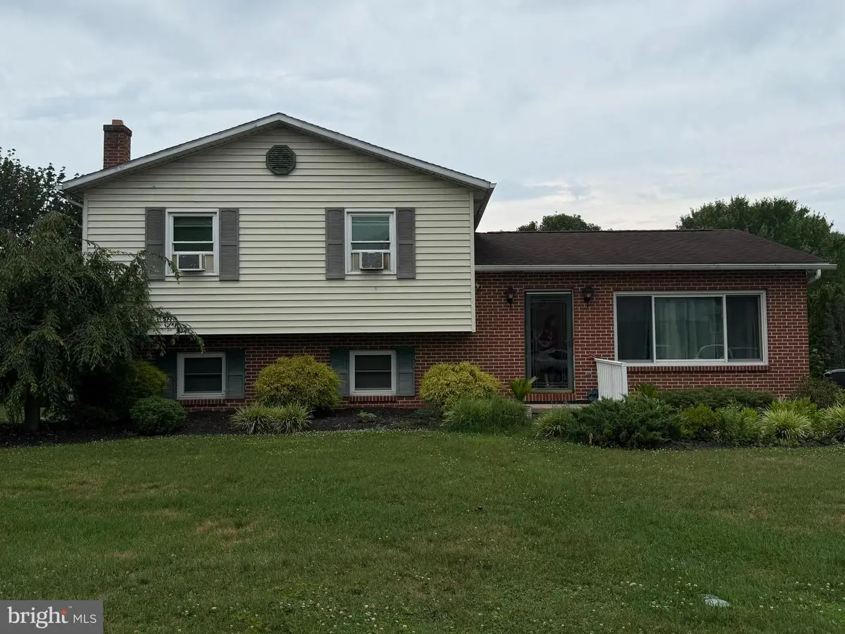56 Wingert Rd, Wyomissing, PA 19610 - #1